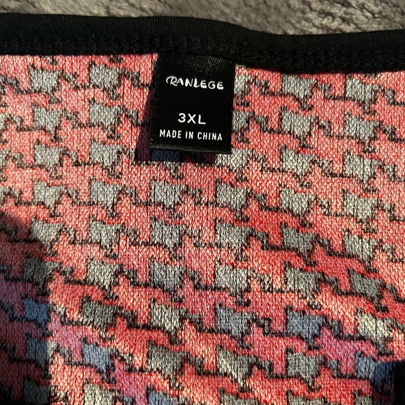 Stylish Red and Black Houndstooth Women's Jacket - Picture 2 of 2